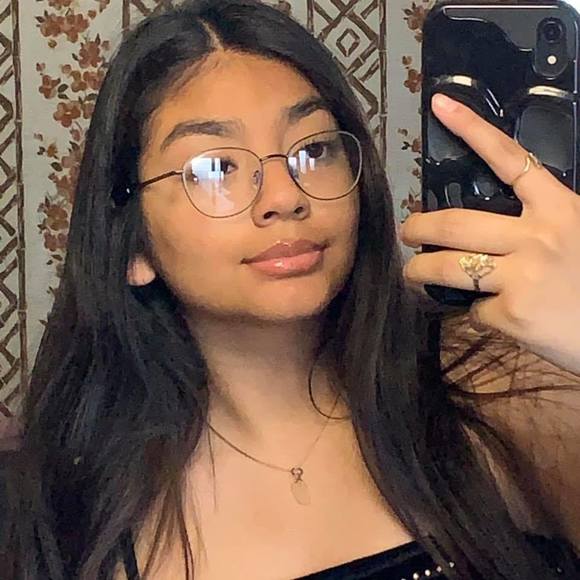 Profile Picture of Tamara Jaramillo (@tamaraaaj) on Poshmark