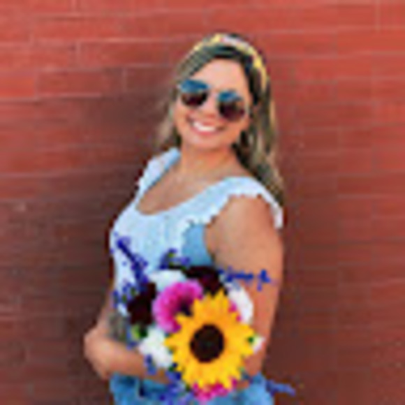Profile Picture of Ally Golata (@allyann42) on Poshmark
