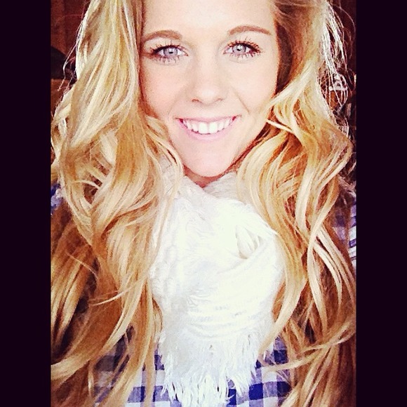 Profile Picture of Addison Nokels (@addison109) on Poshmark