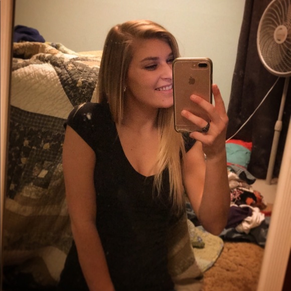 Profile Picture of Kyliee Lanpher (@klanpher) on Poshmark