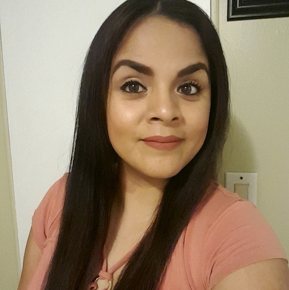 Profile Picture of Tomasa Franco (@tomasafranco) on Poshmark