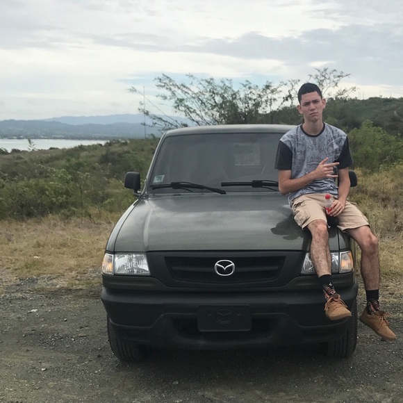 Gabriel Cumpiano - Poshmark Profile Picture of Gabriel Cumpiano (@_gxbo) on Poshmark