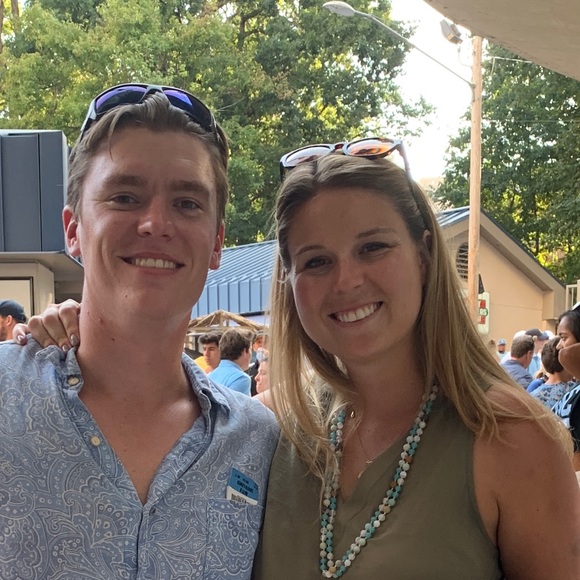 Profile Picture of Haley Peck (@haleyepeck) on Poshmark