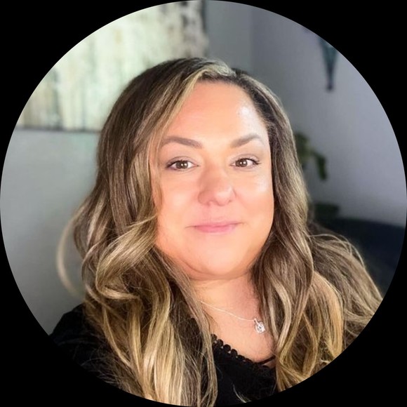 Profile Picture of Nikki Skalsky (@shopwithnikkitx) on Poshmark