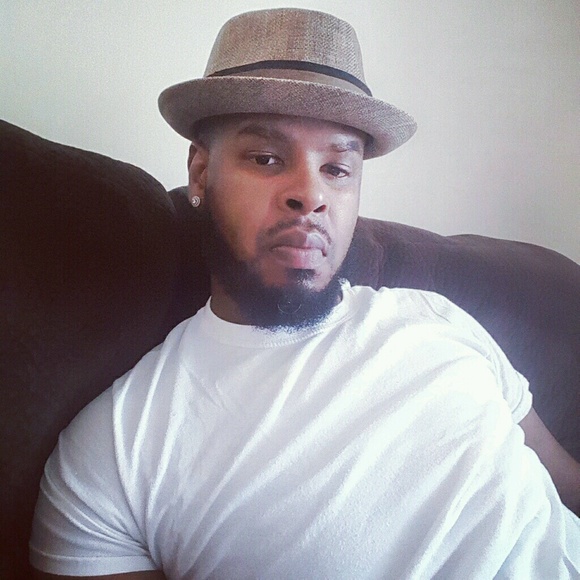 Profile Picture of Samtario Thames (@kodi82boy) on Poshmark