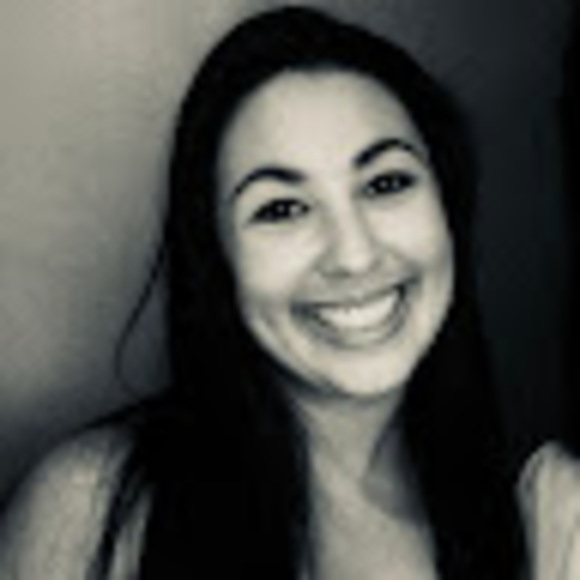 Profile Picture of Lisa Kinskey (@lkinskey) on Poshmark