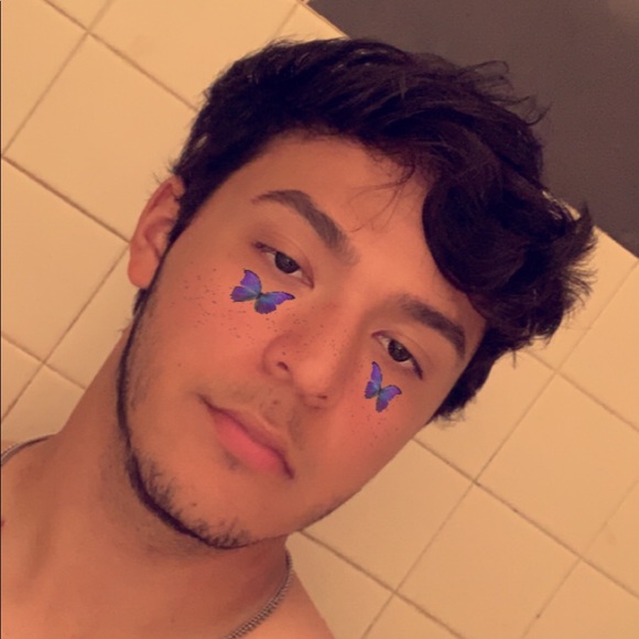 Profile Picture of Nathan Longoria (@nathanlongoria) on Poshmark