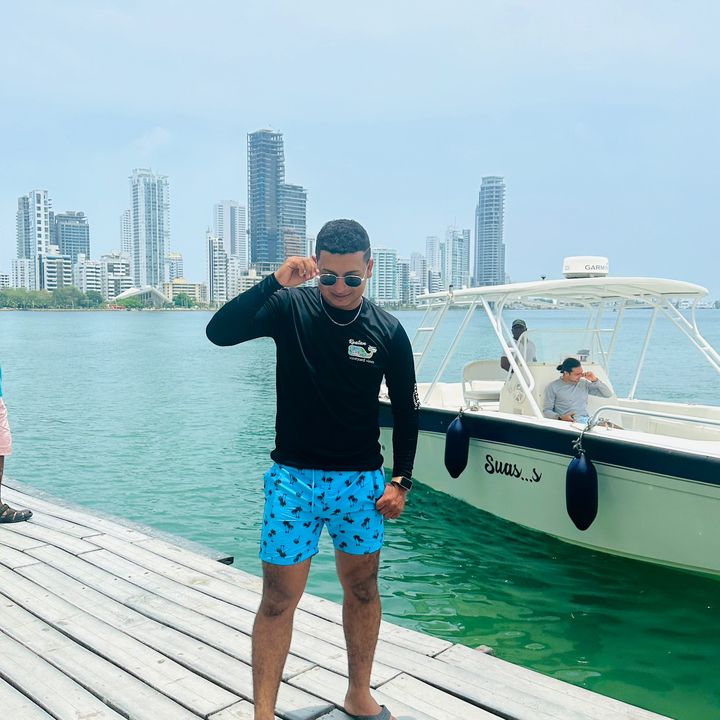 Profile Picture of Kelvin Flores (@kelvinflores77_) on Tiktok