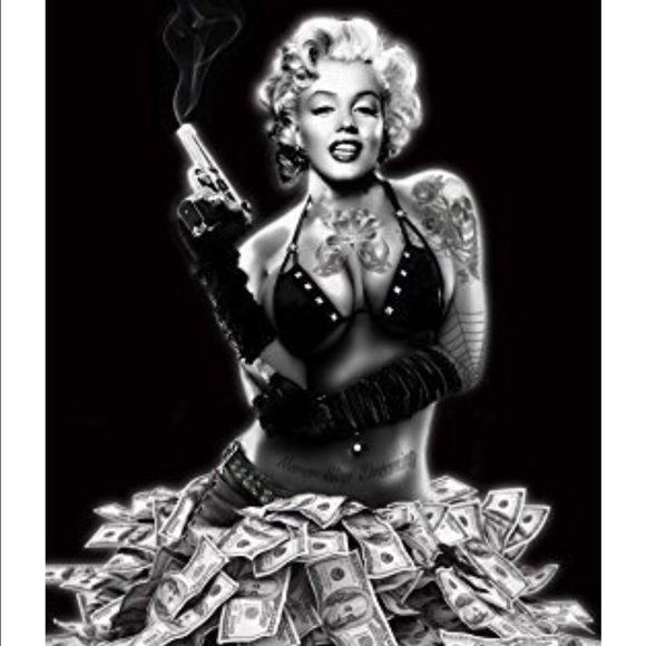 Profile Picture of Mariela Vanegas (@mariecaramel) on Poshmark