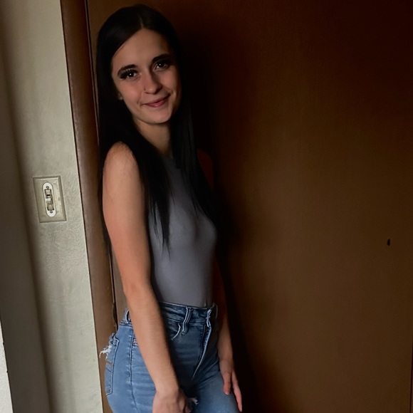 Profile Picture of Bryanna Hains (@bryanna450) on Poshmark