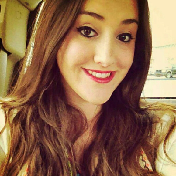 Profile Picture of Shayla Mayhugh (@jallen4496) on Poshmark