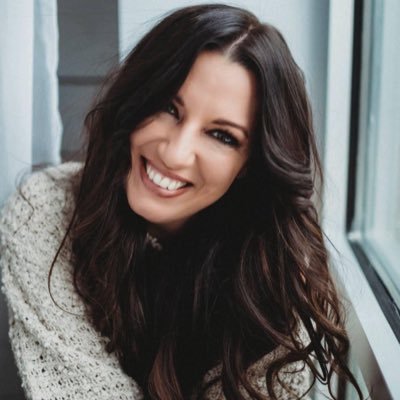 Profile Picture of Keely Smith Lewis (@tigerlillykeely) on Twitter