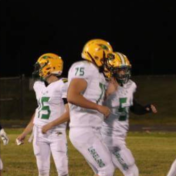 Profile Picture of Stephanie Feusier (@toddnsteph91) on Poshmark