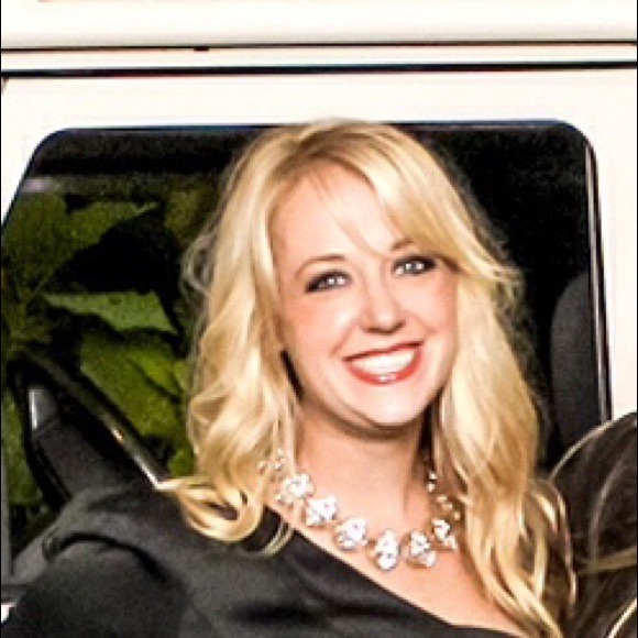 Profile Picture of Erin Button (@button711) on Poshmark