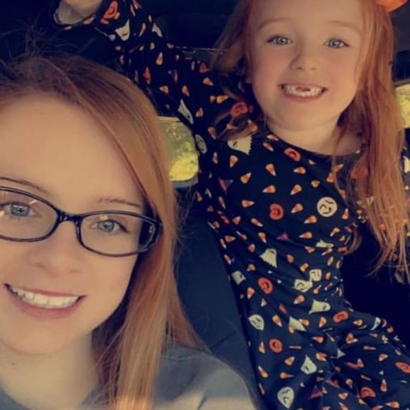 Profile Picture of Jessica Gosnell (@jessicaanng) on Poshmark