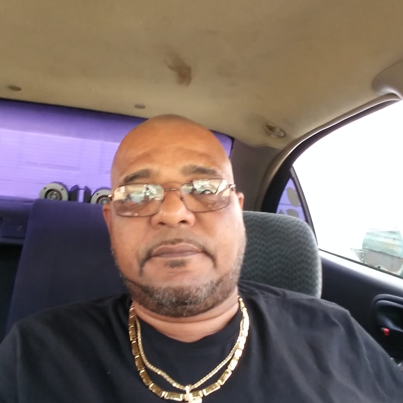 Profile Picture of David Ferrell (@ferrell31david) on Poshmark