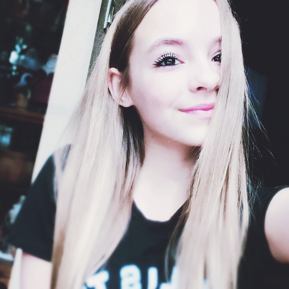 Profile Picture of Makaylah Hottinger (@makaylah23) on Poshmark