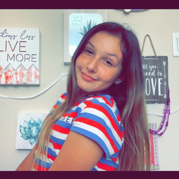 Profile Picture of Brooke Linquist (@brookelinquist) on Poshmark