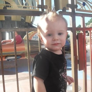 Profile Picture of Danielle Elvert (@ellebelly05) on Myspace