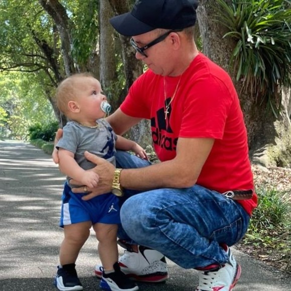 Profile Picture of Roberto Padron (@robertoyliset) on Poshmark