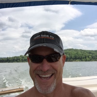 Profile Picture of Terry Stout (@FlyinMartiniMan) on Twitter