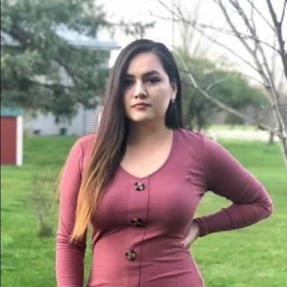 Profile Picture of Carla jazmin Garcia espinal (@carlajazmin97) on Poshmark