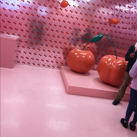 Profile Picture of Essence Perry (@essence_perry) on Poshmark