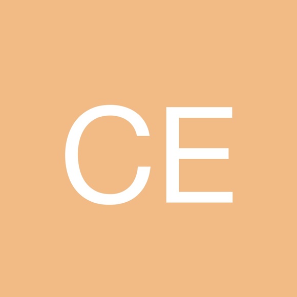 Profile Picture of Courtney Ebersole (@cebersole10) on Poshmark