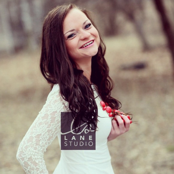 Profile Picture of Annika Pederson (@acpederson) on Poshmark
