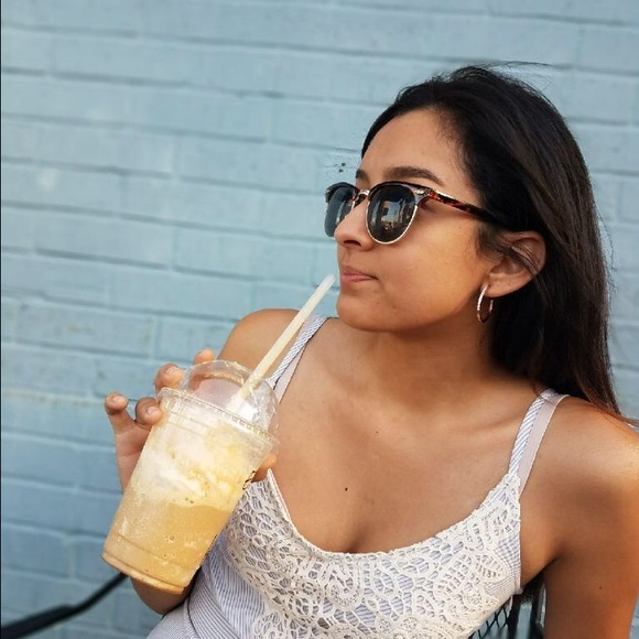 Profile Picture of Itzel Garcia (@itzelbliss) on Poshmark