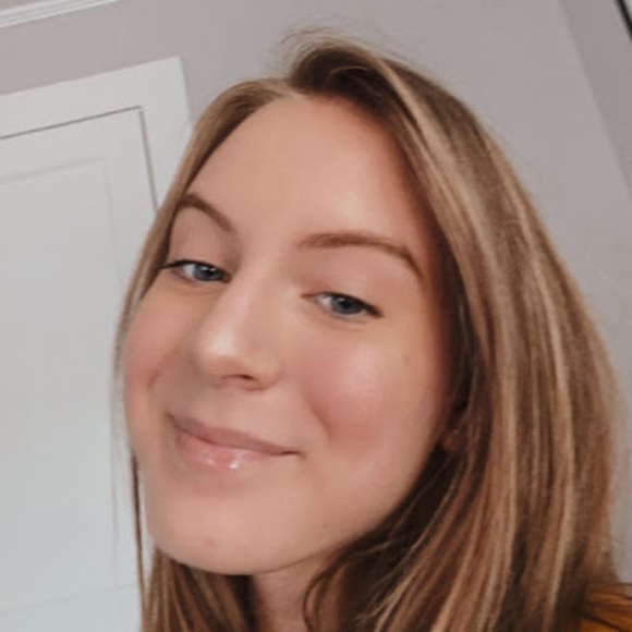 Profile Picture of Layni Poteat (@laynipoteat) on Poshmark