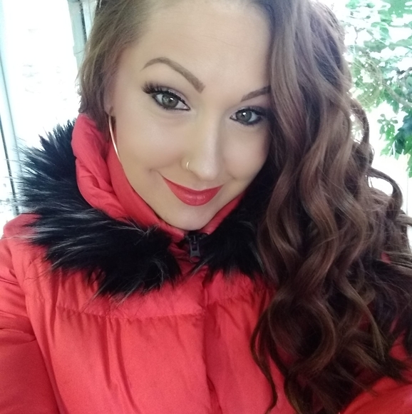 Profile Picture of Misty Dawn (@swtmisty87) on Poshmark