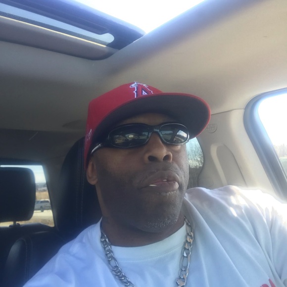 Profile Picture of Pete Lucas (@bigpete81) on Poshmark