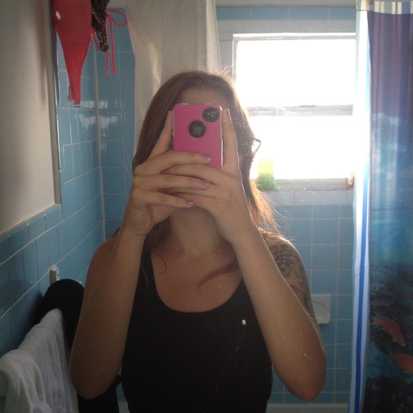 Profile Picture of Audra Tagliaferri (@audracheri) on Poshmark