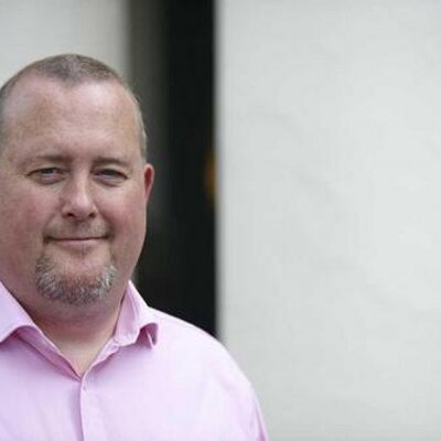 Profile Picture of Andy Hawkes (@robrebmar) on Twitter