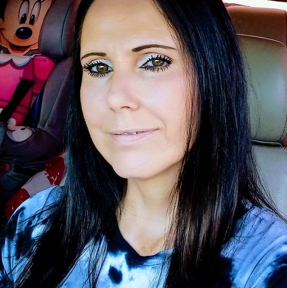 Profile Picture of Brandi Hudlow (@summer3844) on Poshmark