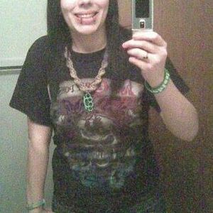 Profile Picture of Ariel Mahoney (@hoover_77) on Myspace