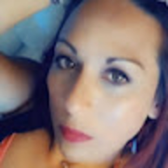 Profile Picture of Athena Monge (@athena_monge) on Poshmark