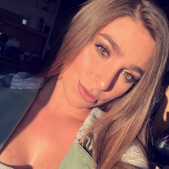 Profile Picture of Mckenzie Stockmeier (@kenz_stock752) on Poshmark
