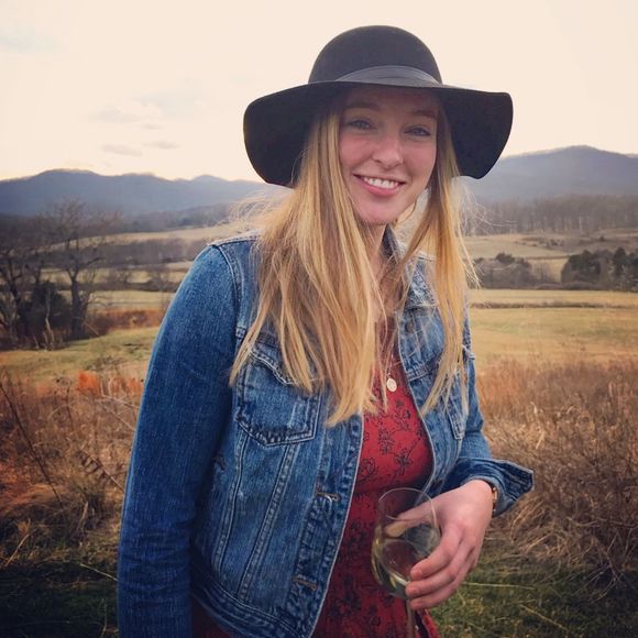 Profile Picture of Allison Robertson (@alliero2) on Poshmark