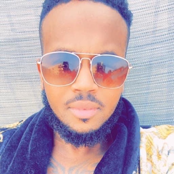 Profile Picture of Abdurahman Abdurahman (@a_abdurahman) on Poshmark