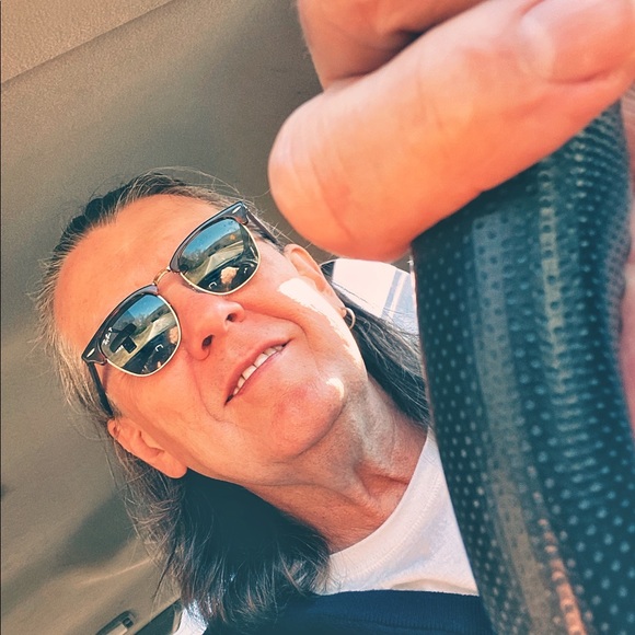 Profile Picture of Gary Garbett (@kizntime) on Poshmark