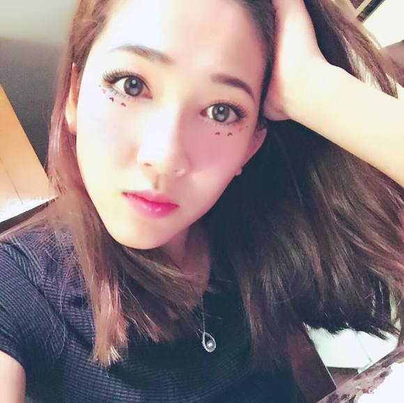 Profile Picture of Lucia Yang (@yanglu0326) on Poshmark