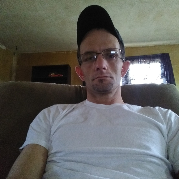 Profile Picture of Shawn Mccullough (@shawnmccullo141) on Poshmark