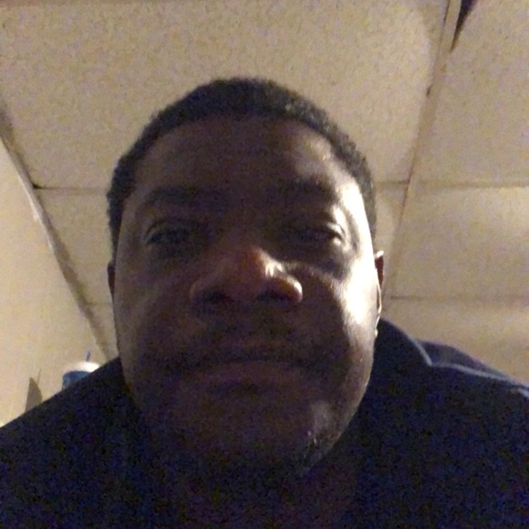 Profile Picture of Frank Allen (@frankallen445) on Poshmark