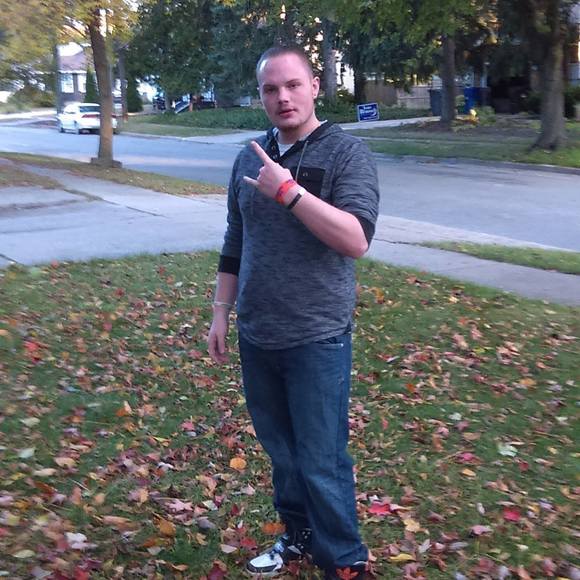 Profile Picture of Jacob Ferranti (@ferranti93) on Poshmark