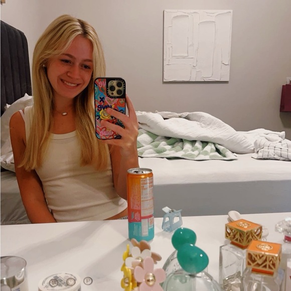 Profile Picture of Kaylin Phillips (@kaylinphillipss) on Poshmark