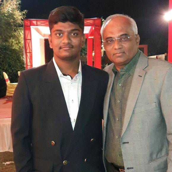 Profile Picture of Mayank Patel (@reshmatravels99) on Poshmark
