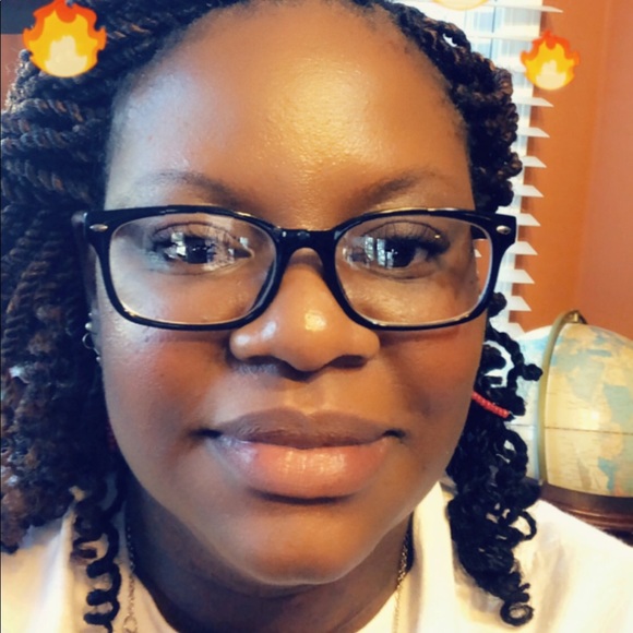 Carlotta Collins - Poshmark Profile Picture of Carlotta Collins (@lottiedottie76) on Poshmark