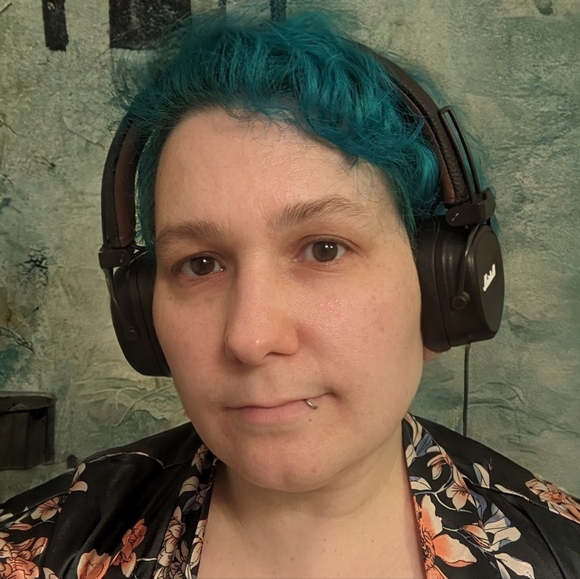 Profile Picture of Anna Gaboury (@annasdays) on Poshmark